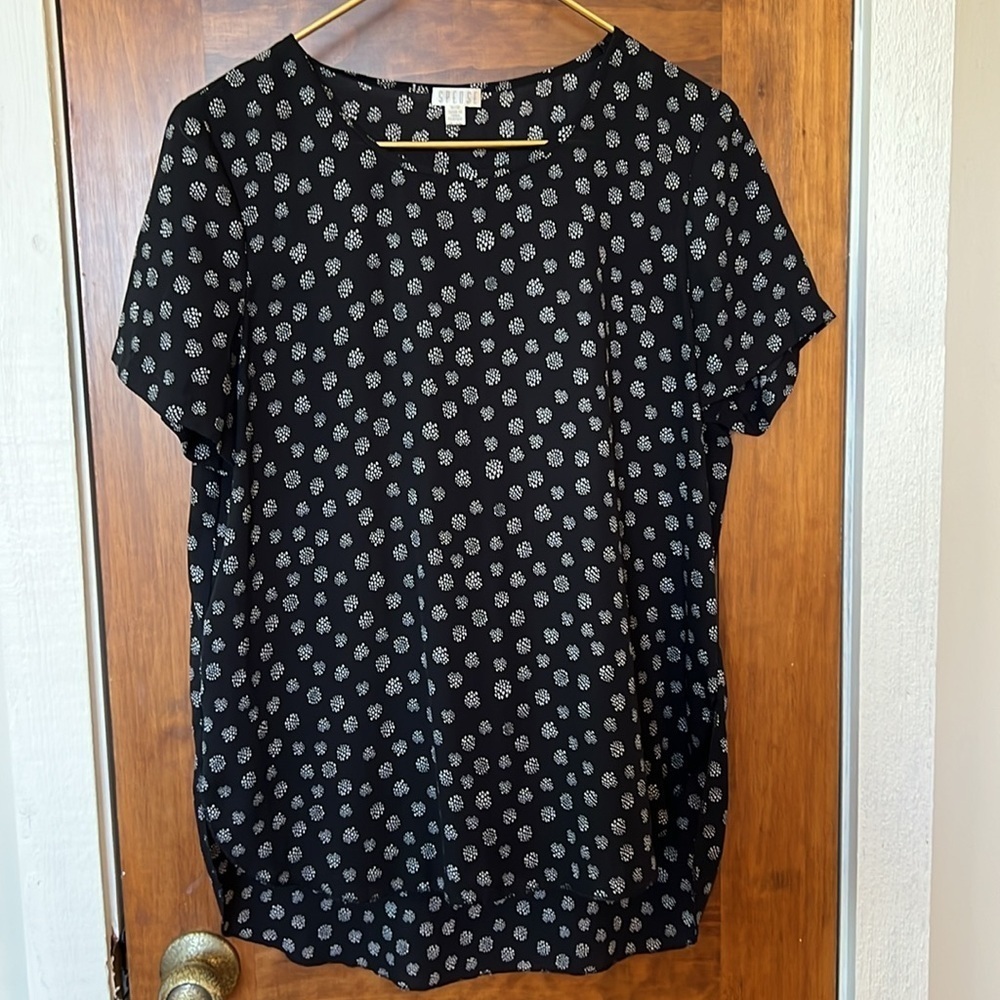 Polka Dot Medallion Scoopneck Tunic Blouse Black and White M